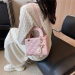 Gợi Ý Chọn Túi Tặng Bạn Gái Khiến Nàng Cực Kỳ Hài Lòng4
